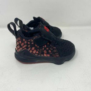 Nike Boys Lebron 17 BQ3177-006 Sneaker Shoes  4 C